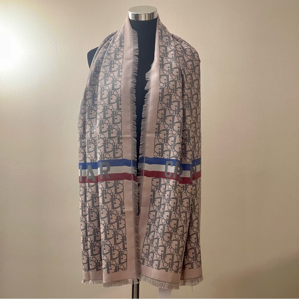 “ D i o r - Print “Luxurious Cashmere & Silk Monogram Oversized Scarf & Wrap - Picture 2 of 9